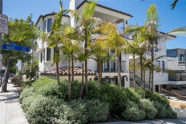 232 16th Street, Manhattan Beach, California 90266, 6 Bedrooms Bedrooms, ,3 BathroomsBathrooms,Residential,Sold,16th,SB22027027