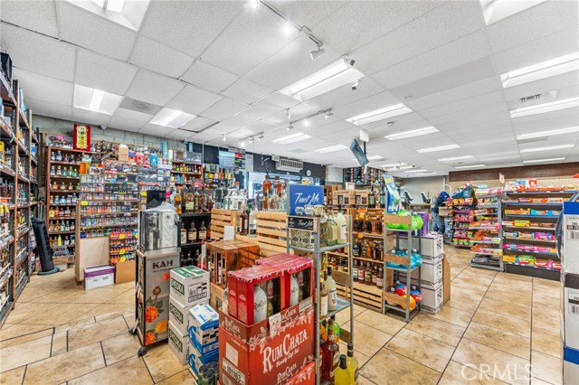3200 Mission Avenue, Oceanside CA: https://media.crmls.org/medias/21cddcf4-0c1b-4a11-bfc6-5c6a81dbddbf.jpg