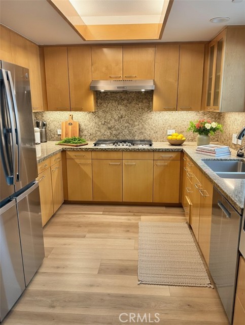 Detail Gallery Image 5 of 7 For 13600 Marina Pointe Dr #905,  Marina Del Rey,  CA 90292 - 2 Beds | 3 Baths