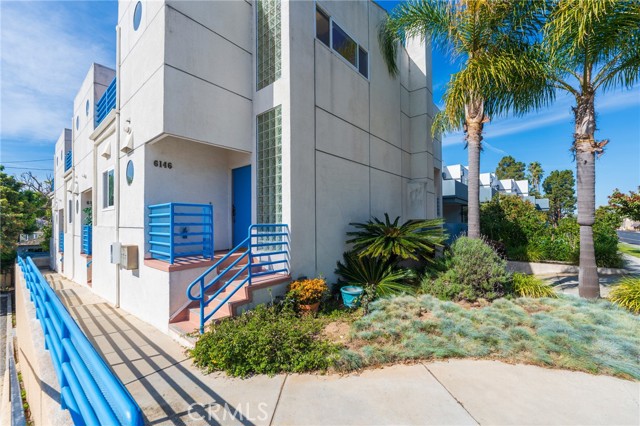 Detail Gallery Image 2 of 42 For 6146 Pacific Coast, Redondo Beach,  CA 90505 - 2 Beds | 3 Baths