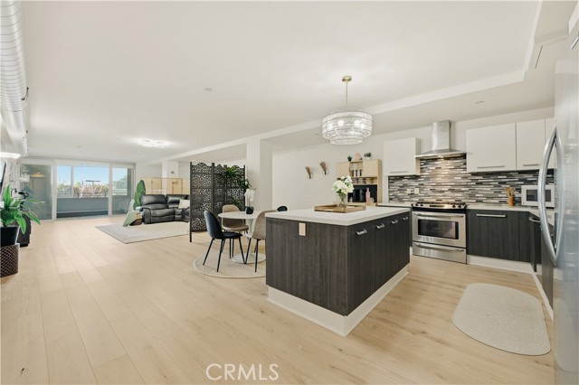 Front Image Thumbnail for CRDW26101170