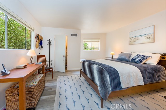 Detail Gallery Image 8 of 11 For 4214 Tosca Rd, Woodland Hills,  CA 91364 - 2 Beds | 2 Baths