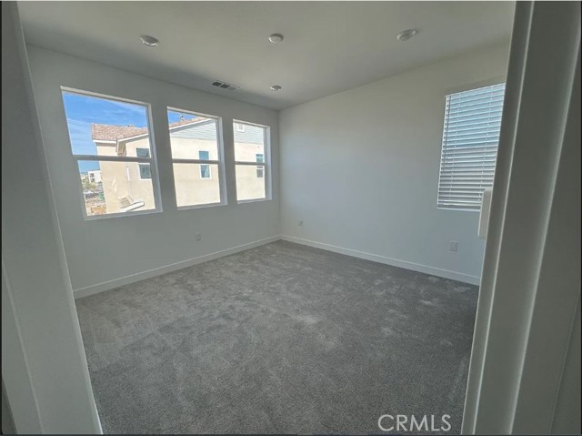 Detail Gallery Image 7 of 7 For 27425 Catalogue Way, Valencia,  CA 91381 - 4 Beds | 2/1 Baths