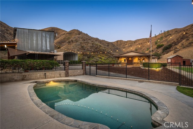 30300 Live Oak Canyon Road, Redlands CA: https://media.crmls.org/medias/21d06790-edef-4efb-b946-3dfb422e37d3.jpg