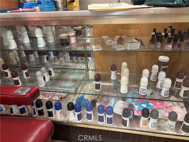 0, Long Beach CA: https://media.crmls.org/medias/21d0706d-bb4e-4e54-83d6-88d9ff6942d1.jpg