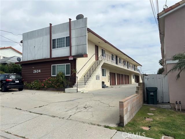 Detail Gallery Image 1 of 6 For 2604 Mathews, Redondo Beach,  CA 90278 - 2 Beds | 1 Baths