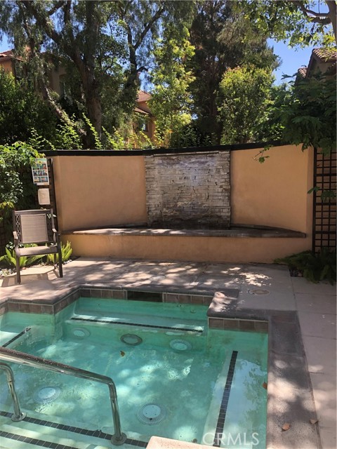 Detail Gallery Image 18 of 20 For 2701 Dunstan Dr, Tustin,  CA 92782 - 2 Beds | 1 Baths