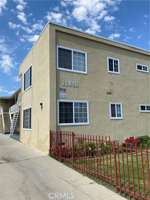 11843 Hamlin Street photo 1