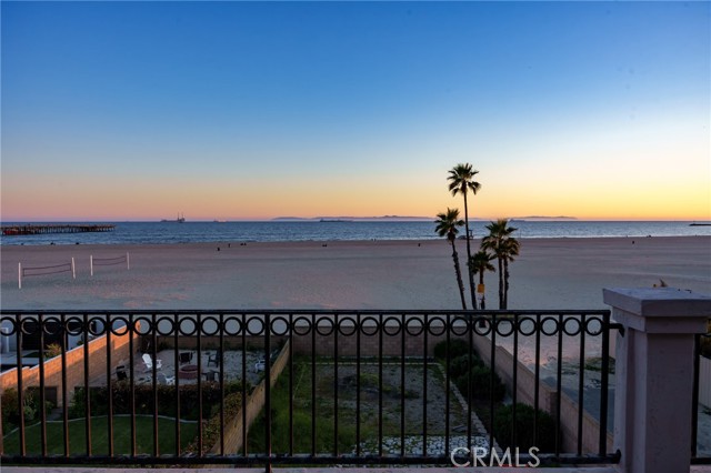 Detail Gallery Image 17 of 20 For 600 Ocean Ave, Seal Beach,  CA 90740 - 6 Beds | 6 Baths