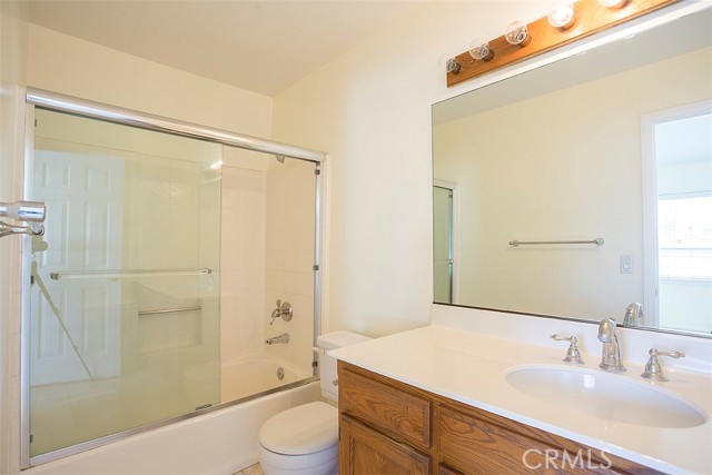 Detail Gallery Image 9 of 17 For 1420 12th St #3,  Manhattan Beach,  CA 90266 - 3 Beds | 2/1 Baths