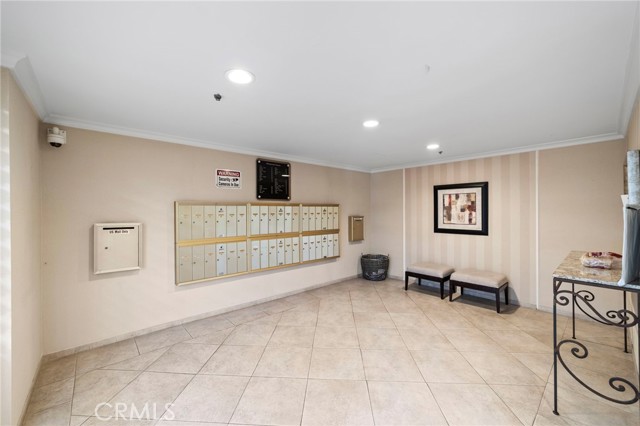 Detail Gallery Image 7 of 37 For 10650 Holman Ave #107,  Los Angeles,  CA 90024 - 2 Beds | 2 Baths