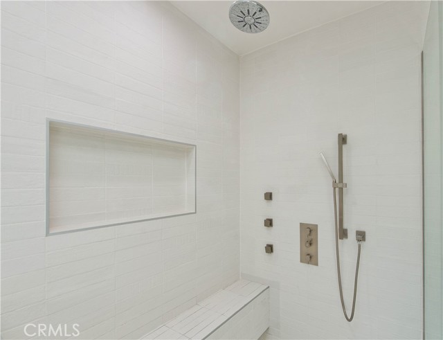 Detail Gallery Image 21 of 45 For 18016 Collins St, Encino,  CA 91316 - 4 Beds | 3/1 Baths