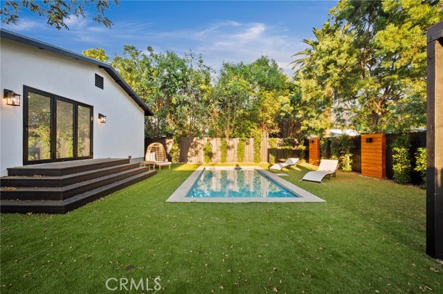 14328 Emelita Street, Sherman Oaks CA: https://media.crmls.org/medias/21d57e58-7fe6-4de3-b044-ec6e6f8065c9.jpg