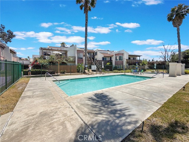 1124 S Citron, Anaheim CA: https://media.crmls.org/medias/21d6a5e5-24ac-4b73-8942-374f46fc41cb.jpg