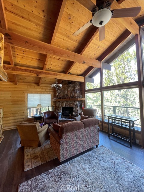 Detail Gallery Image 10 of 29 For 752 Cove Dr, Big Bear Lake,  CA 92315 - 4 Beds | 2 Baths