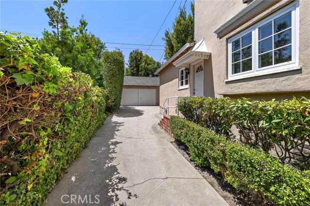 609 N Oakhurst Drive, Beverly Hills CA: https://media.crmls.org/medias/21d999e1-520f-4f30-adbf-f92c7f84438e.jpg