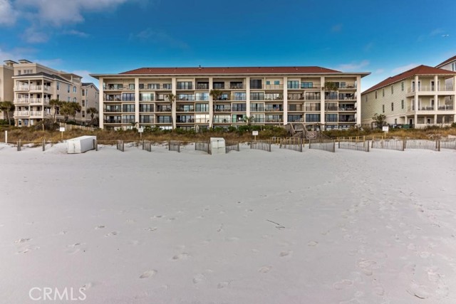 Detail Gallery Image 2 of 13 For 21851 Newland #127,  Huntington Beach,  CA 92646 - 4 Beds | 2 Baths