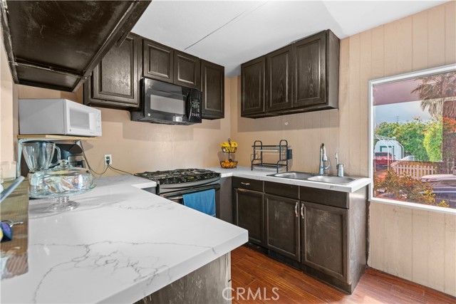 Detail Gallery Image 9 of 23 For 18540 Soledad Canyon Rd #116,  Canyon Country,  CA 91351 - 3 Beds | 2 Baths