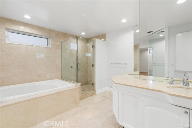 Detail Gallery Image 8 of 16 For 369 E 20th, Costa Mesa,  CA 92627 - 4 Beds | 3 Baths