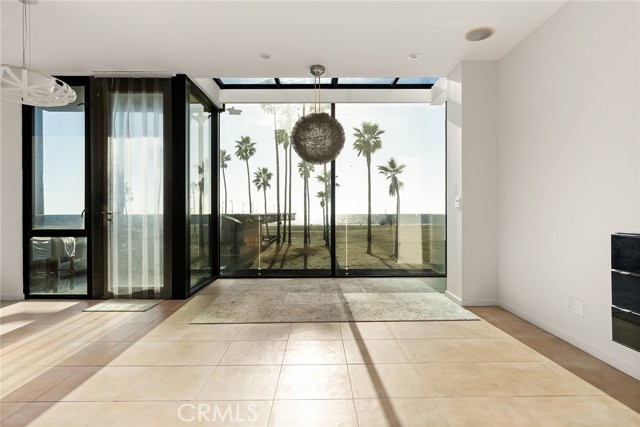 Detail Gallery Image 19 of 22 For 3009 Ocean Front Walk, Venice,  CA 90291 - 3 Beds | 2 Baths