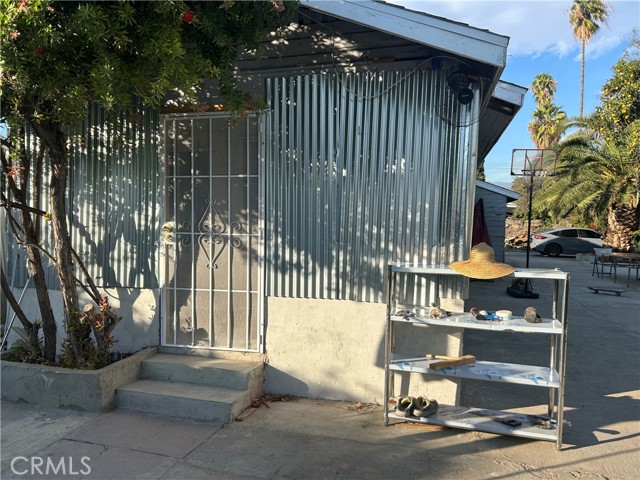 Detail Gallery Image 1 of 9 For 1208 W Victoria St, San Bernardino,  CA 92411 - 3 Beds | 1 Baths