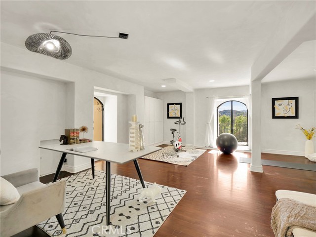 Detail Gallery Image 43 of 60 For 4862 Galendo St, Woodland Hills,  CA 91364 - 6 Beds | 6 Baths