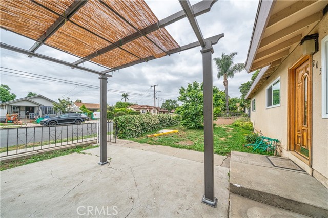 205 Sunset Avenue, San Gabriel CA: https://media.crmls.org/medias/21db624f-3279-4280-b88b-c72e90b70b6b.jpg