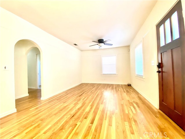 Detail Gallery Image 12 of 31 For 2433 Castro Way, Sacramento,  CA 95818 - 2 Beds | 2 Baths