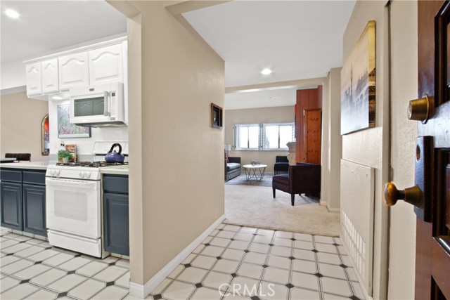 Detail Gallery Image 4 of 29 For 12300 Montecito Rd #10,  Seal Beach,  CA 90740 - 2 Beds | 2 Baths