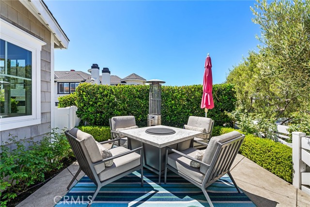 Detail Gallery Image 5 of 29 For 700 Jasmine Ave, Corona Del Mar,  CA 92625 - 2 Beds | 2 Baths