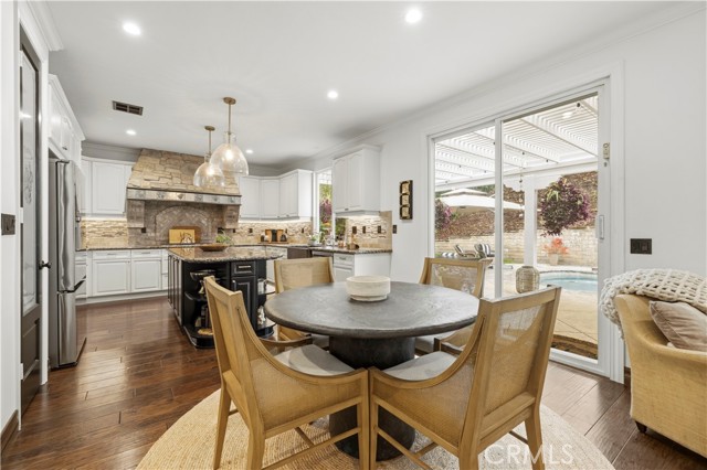 Detail Gallery Image 23 of 56 For 24987 Greensbrier Dr, Stevenson Ranch,  CA 91381 - 5 Beds | 4 Baths