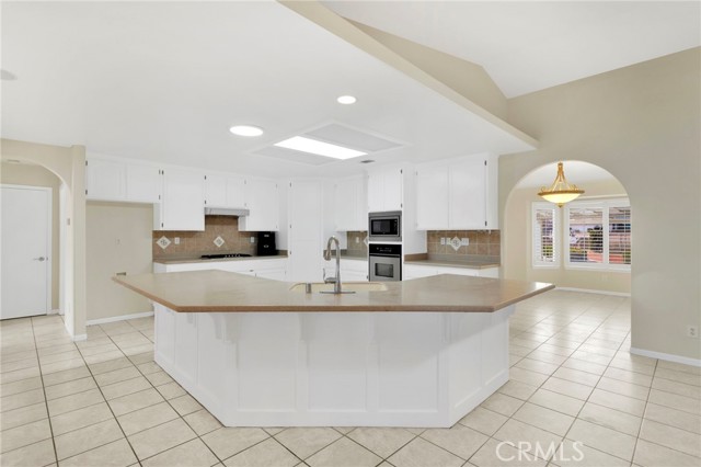 Detail Gallery Image 23 of 26 For 7845 Fuente Rd, Oak Hills,  CA 92344 - 4 Beds | 3 Baths