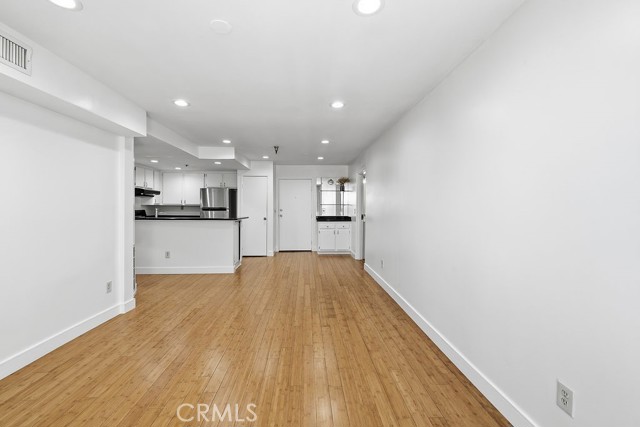 Detail Gallery Image 5 of 21 For 5143 Bakman, North Hollywood,  CA 91601 - 2 Beds | 2 Baths