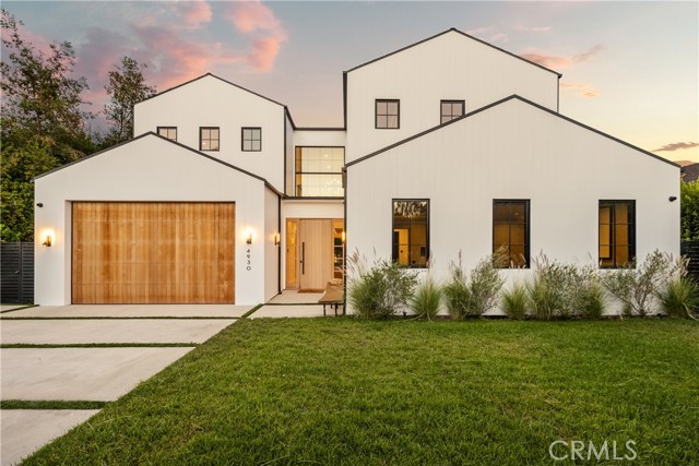 Detail Gallery Image 1 of 41 For 4930 Edgerton Ave, Encino,  CA 91436 - 5 Beds | 5/1 Baths
