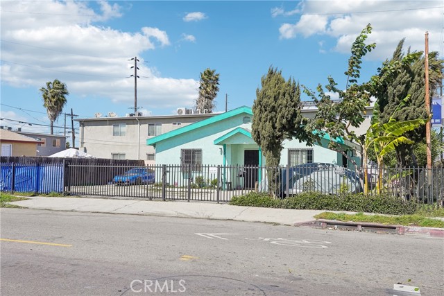 503 W 79th Street, Los Angeles CA: https://media.crmls.org/medias/21dddc1c-eccd-4b47-a7ce-40d40dc6c3e5.jpg