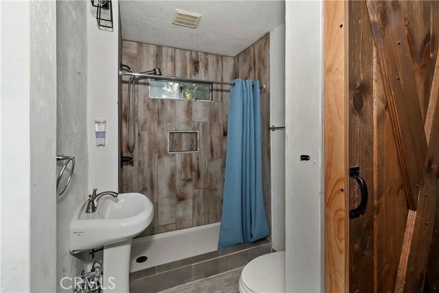 Detail Gallery Image 13 of 41 For 26331 Alpine, Twin Peaks,  CA 92391 - 4 Beds | 2 Baths