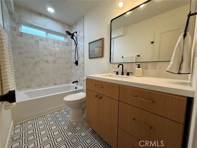 Detail Gallery Image 26 of 38 For 1401 12th #B,  Manhattan Beach,  CA 90266 - 3 Beds | 2 Baths