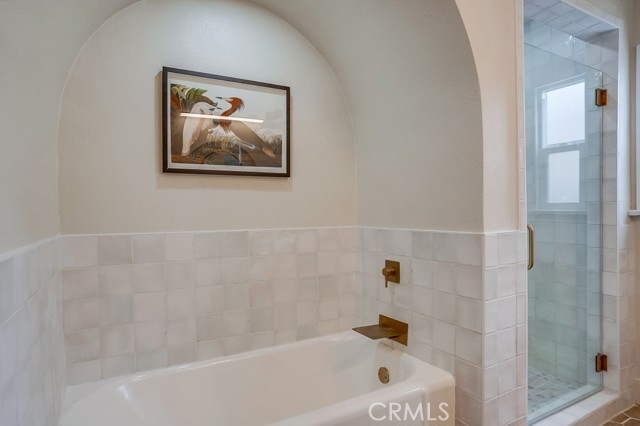 Detail Gallery Image 24 of 42 For 3635 W 64th St, Los Angeles,  CA 90043 - 4 Beds | 2/1 Baths