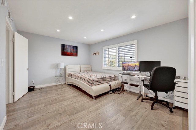 5533 Edward E Horton Lane, Encino CA: https://media.crmls.org/medias/21e004d4-b697-44c5-bace-a82eb9bf9a2d.jpg