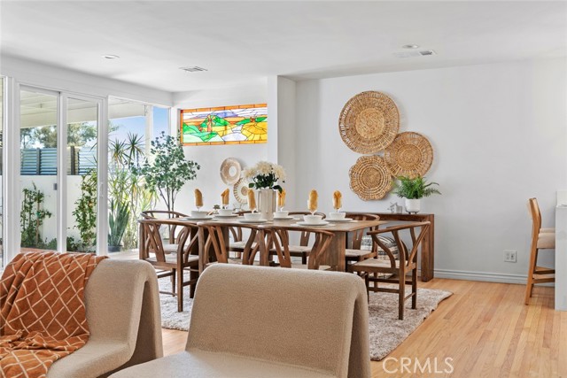 Detail Gallery Image 16 of 68 For 6454 Baird Ave, Reseda,  CA 91335 - 4 Beds | 2/1 Baths