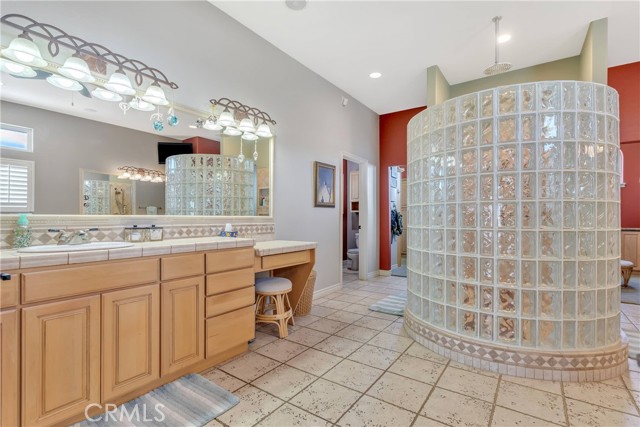 Detail Gallery Image 40 of 75 For 12443 Wild Rose Dr, Oak Hills,  CA 92344 - 5 Beds | 3/1 Baths