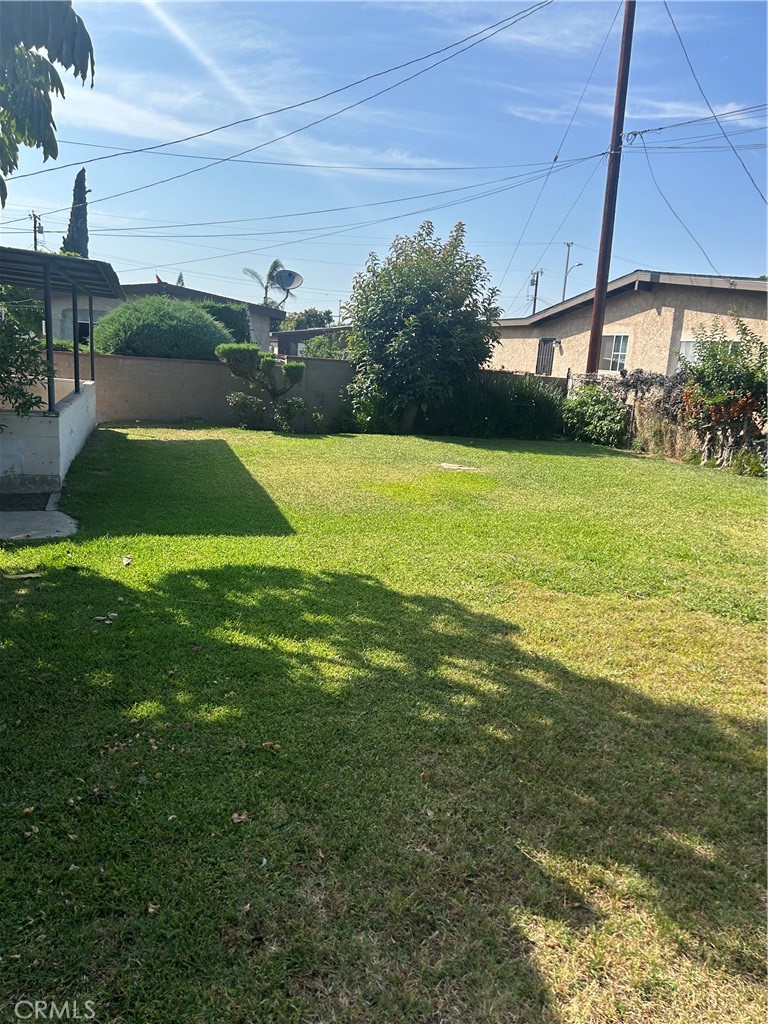 https://media.crmls.org/medias/21e1f4d0-9ebd-467d-8735-ee8c54747581.jpg?preset=X-Large