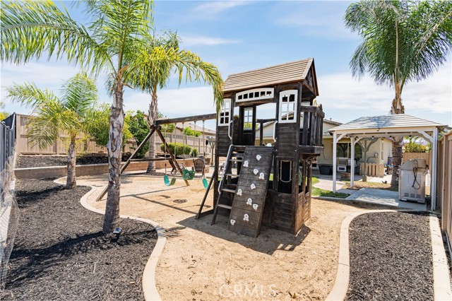 23470 Badger Creek Lane, Menifee CA: https://media.crmls.org/medias/21e3c447-0843-4671-a804-6ec53263a7d4.jpg