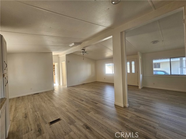 Detail Gallery Image 7 of 24 For 350 San Jacinto Ave #214,  Perris,  CA 92571 - 3 Beds | 2 Baths
