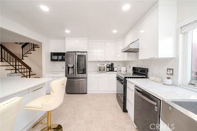 Detail Gallery Image 2 of 38 For 1020 Bonnie Ann Ct, La Habra,  CA 90631 - 4 Beds | 2/1 Baths