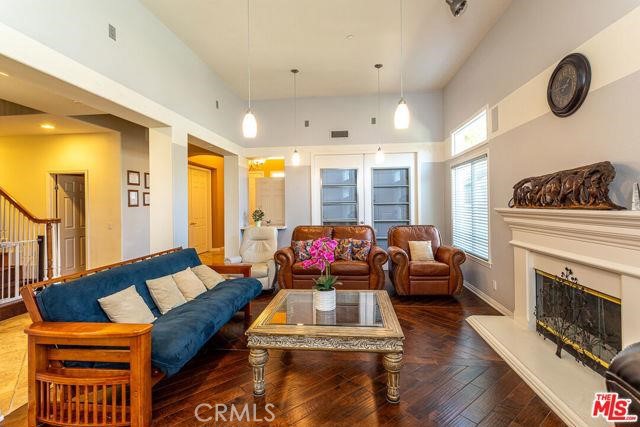 18568 Arbor Gate Lane, Yorba Linda CA: https://media.crmls.org/medias/21e4e40d-0ca6-4f93-a29e-492570fb53a8.jpg