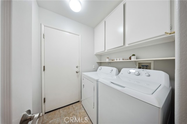 27628 Deerfield Lane, Valencia CA: https://media.crmls.org/medias/21e6d249-7c9f-4fbd-a31c-0c758a3aa22a.jpg