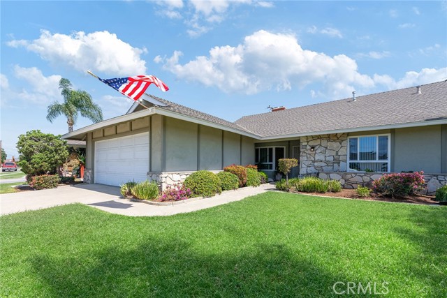 Detail Gallery Image 1 of 55 For 557 S Gardner Dr, Orange,  CA 92866 - 3 Beds | 2 Baths