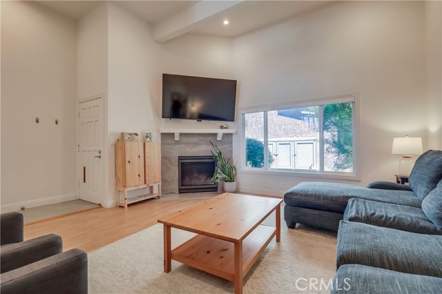 Detail Gallery Image 10 of 73 For 609 Meyer Ln #11,  Redondo Beach,  CA 90278 - 2 Beds | 1/1 Baths