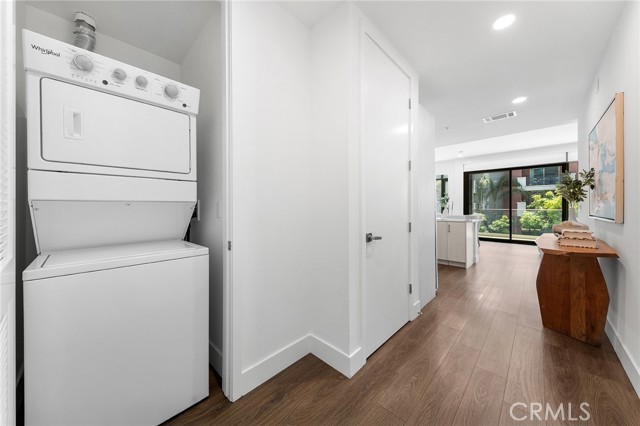 709 E Walnut Street, Pasadena CA: https://media.crmls.org/medias/21e80655-c6e0-4727-90dc-84c6b4e476c4.jpg